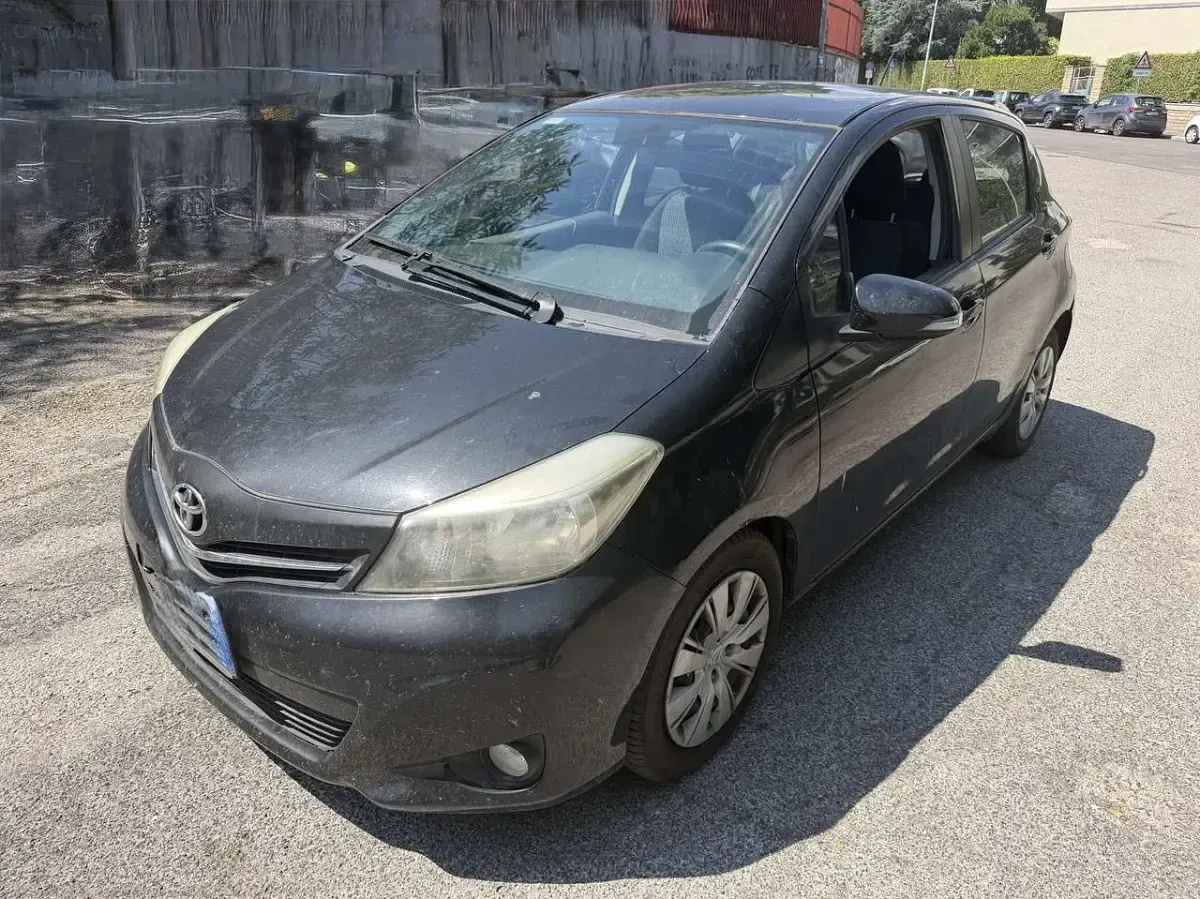 Usata Toyota Yaris Active 90 CV (66 kW) 2013 Other Utilitaria