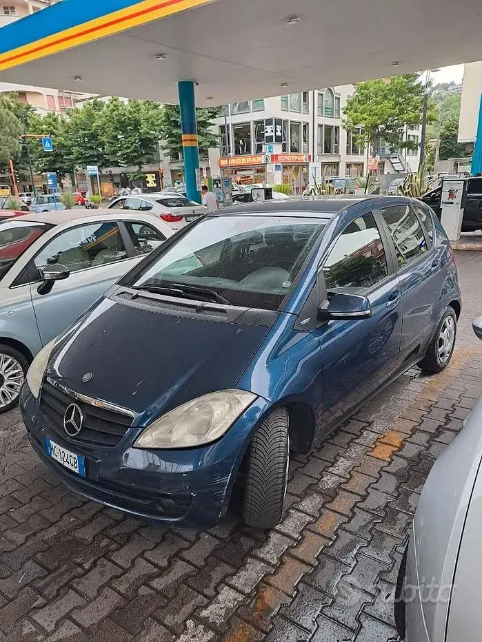 Usata Mercedes A150 95 CV (69 kW) 2010 Bluazzurro Monovolume