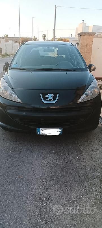 Usata Peugeot 207 70 CV (51 kW) 2008 Nero Utilitaria