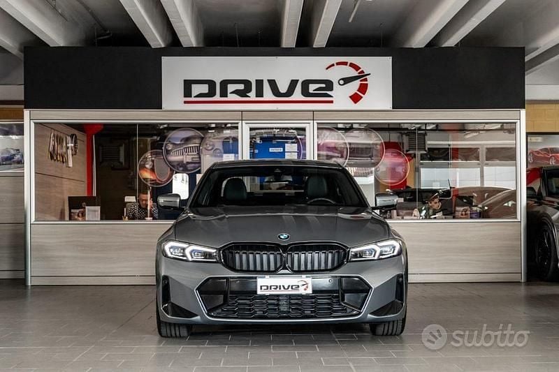 Usata BMW 318 M Sport 150 CV (110 kW) 2024 Grigio Berlina