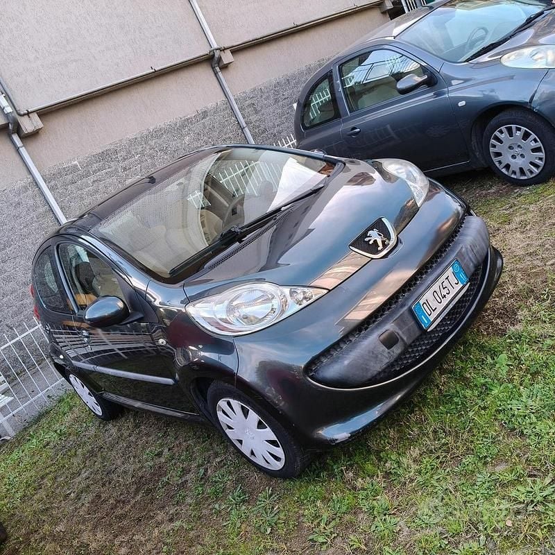 Usata Peugeot 107 68 CV (50 kW) 2007 Utilitaria