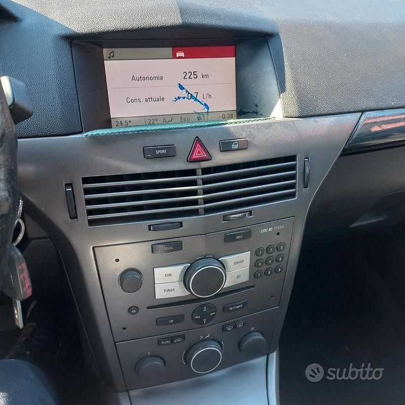 Usata Opel Astra 101 CV (74 kW) 2005 Berlina