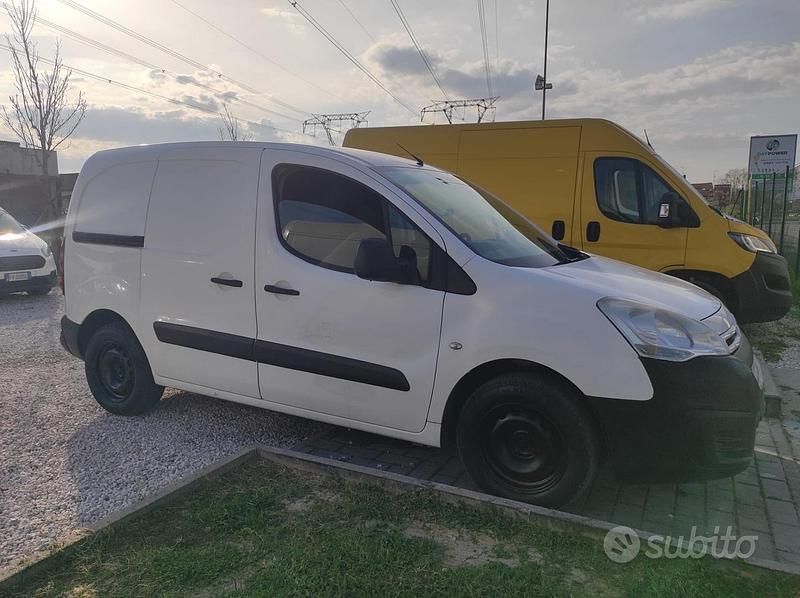 Usata Citroën Berlingo 90 CV (66 kW) 2015 Bianco Monovolume