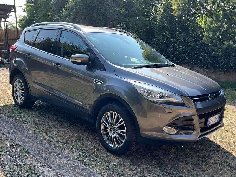 Usata Ford Kuga Titanium 140 CV (102 kW) 2013 Grigio SUV