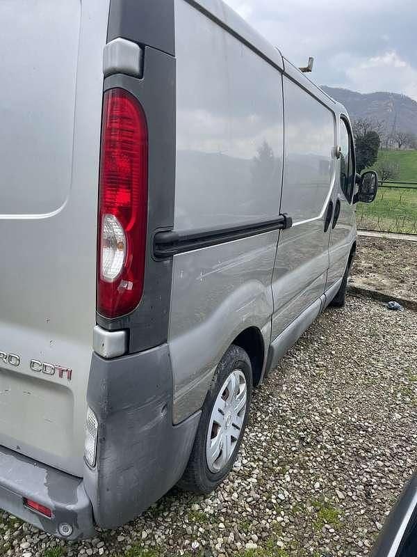 Usata Opel Vivaro 114 CV (83 kW) 2009 Monovolume