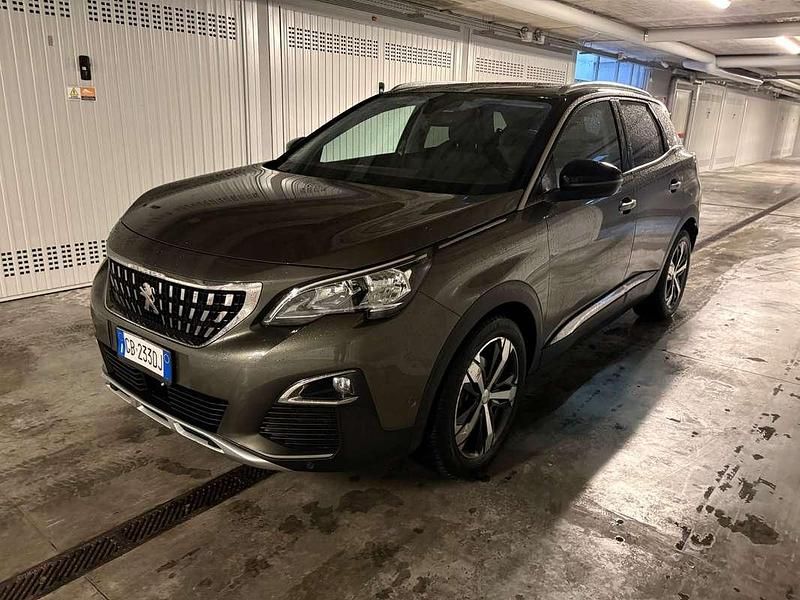 Usata Peugeot 3008 Allure 131 CV (96 kW) 2020 Verde SUV