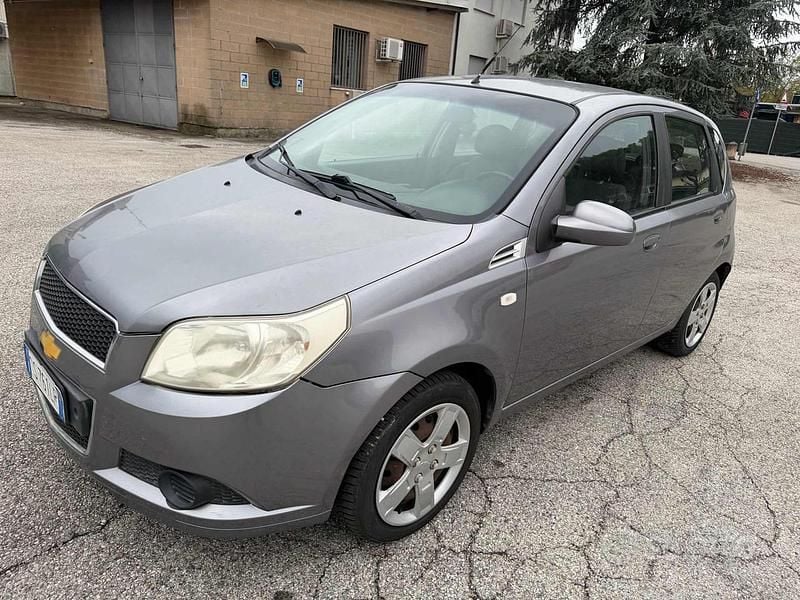 Grigio Usata 2008 Chevrolet Aveo LS Tre volumi | 2250 € (Molto cara) - Immagine 1/4