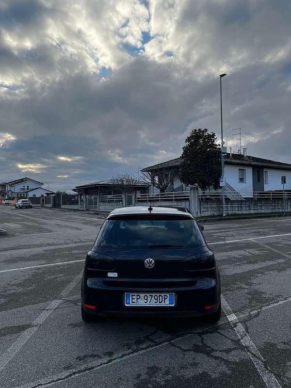 Usata VW Golf VII Highline 105 CV (77 kW) 2012 Berlina