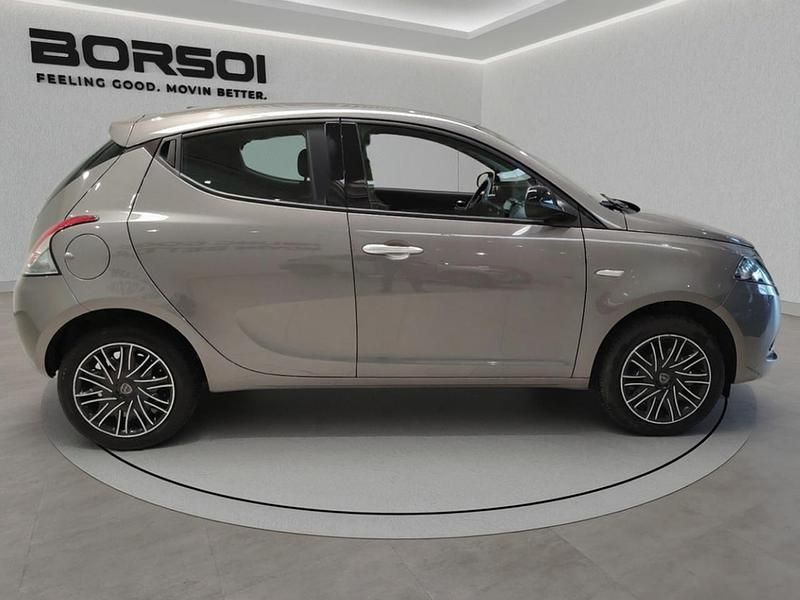 Usata Lancia Ypsilon Gold 69 CV (50 kW) 2023 Grigio met scuro Utilitaria