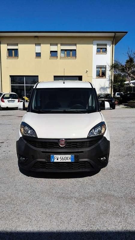 Usata Fiat Doblò 95 CV (69 kW) 2019 Bianco Monovolume