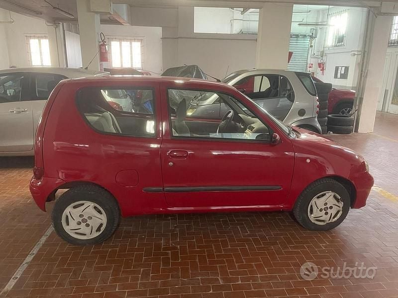 Usata Fiat 600 Anniversary 54 CV (39 kW) 2008 Rosso Utilitaria