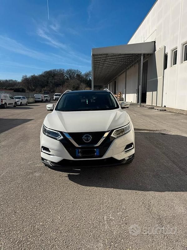 Usata Nissan Qashqai N-Connecta 140 CV (102 kW) 2019 Bianco SUV