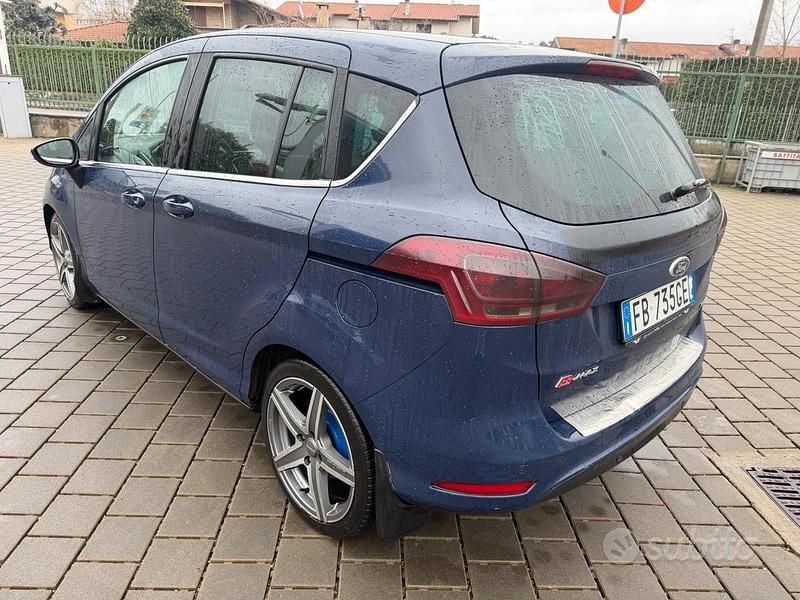 Usata Ford B-MAX Business Edition 100 CV (73 kW) 2016 Blu Monovolume
