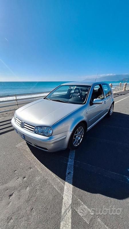 Grigio Usata 2000 VW Golf IV GTI Tre volumi | 6950 € - Immagine 1/4
