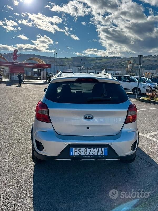 Usata Ford Ka Plus 86 CV (63 kW) 2018 Grigio Utilitaria