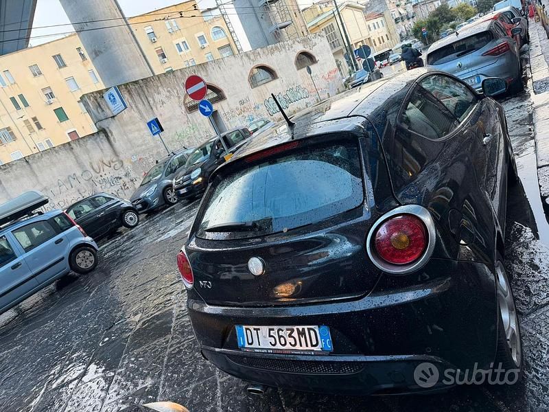 Nero Usata 2009 Alfa Romeo MiTo Due volumi | 3600 € (Buon prezzo) - Immagine 1/4