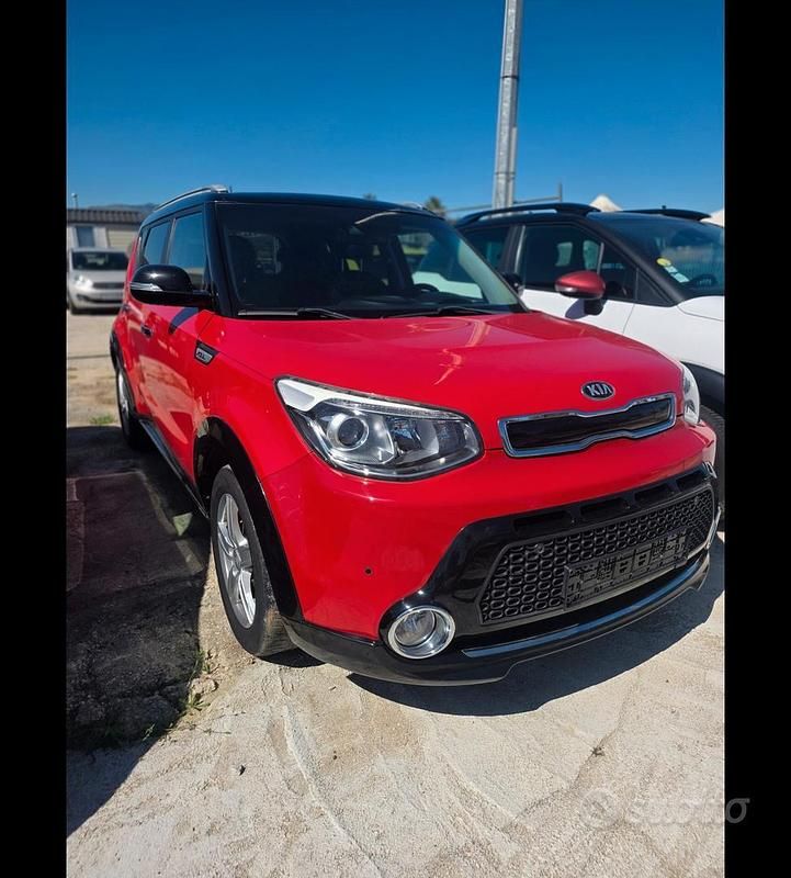 Usata Kia Soul 127 CV (93 kW) 2014 Rosso SUV