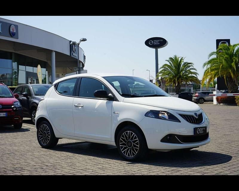 Usata Lancia Ypsilon S 69 CV (50 kW) 2024 Bianco Utilitaria