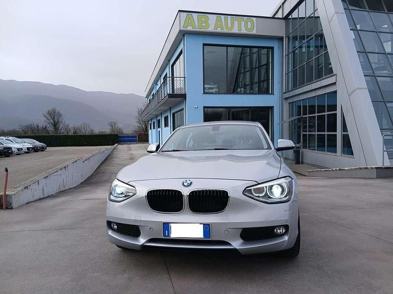 Usata BMW 118 Sport Line 143 CV (105 kW) 2014 Grigio Utilitaria