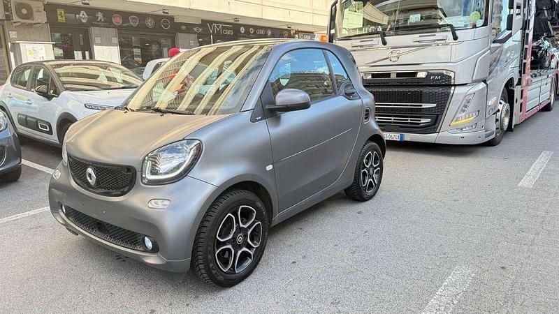 Begagnad Smart ForTwo Coupé Prime 90 HK (66 kW) 2019 Grå Sportkupé