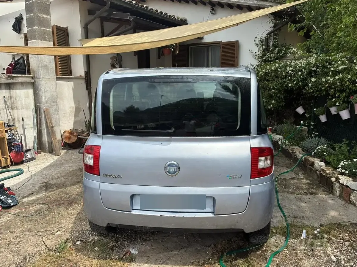 Usata Fiat Multipla 103 CV (75 kW) 2007 Grigio Monovolume
