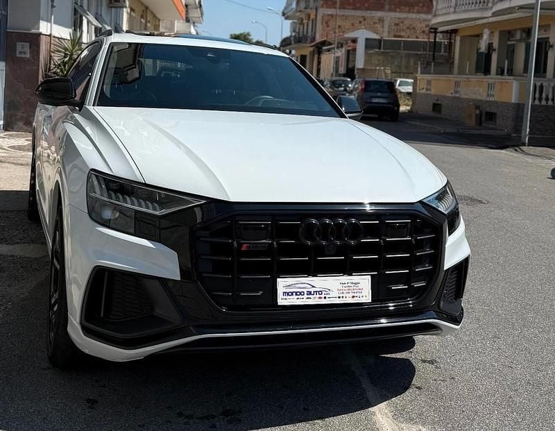 Bianco Usata 2020 Audi Q8 S-Line SUV | 57.900 € (Buon prezzo) - Immagine 1/4