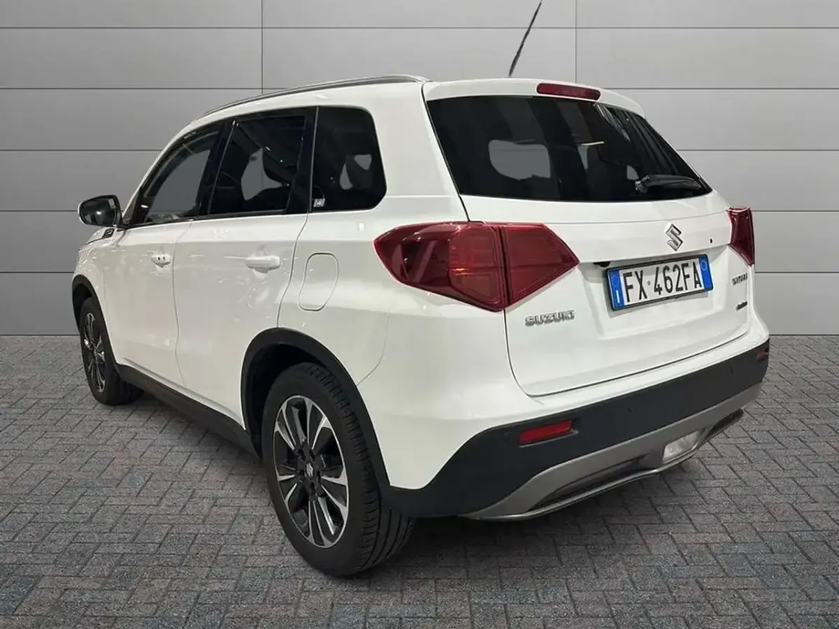 Usata Suzuki Vitara 111 CV (81 kW) 2019 Bianco SUV