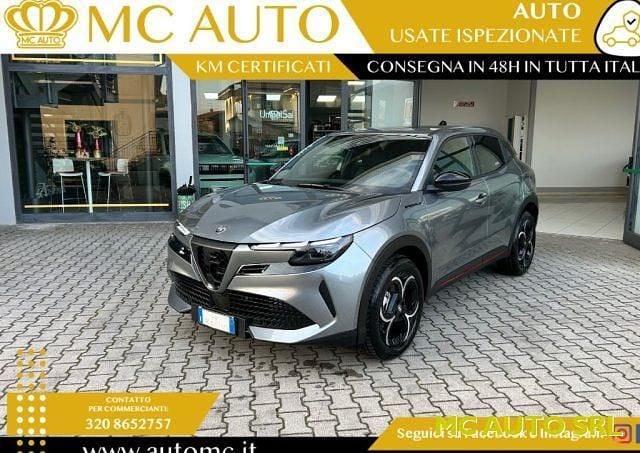 Nuova Alfa Romeo GT Junior Edizione Speciale 145 CV (106 kW) 2025 Grigio scuro SUV