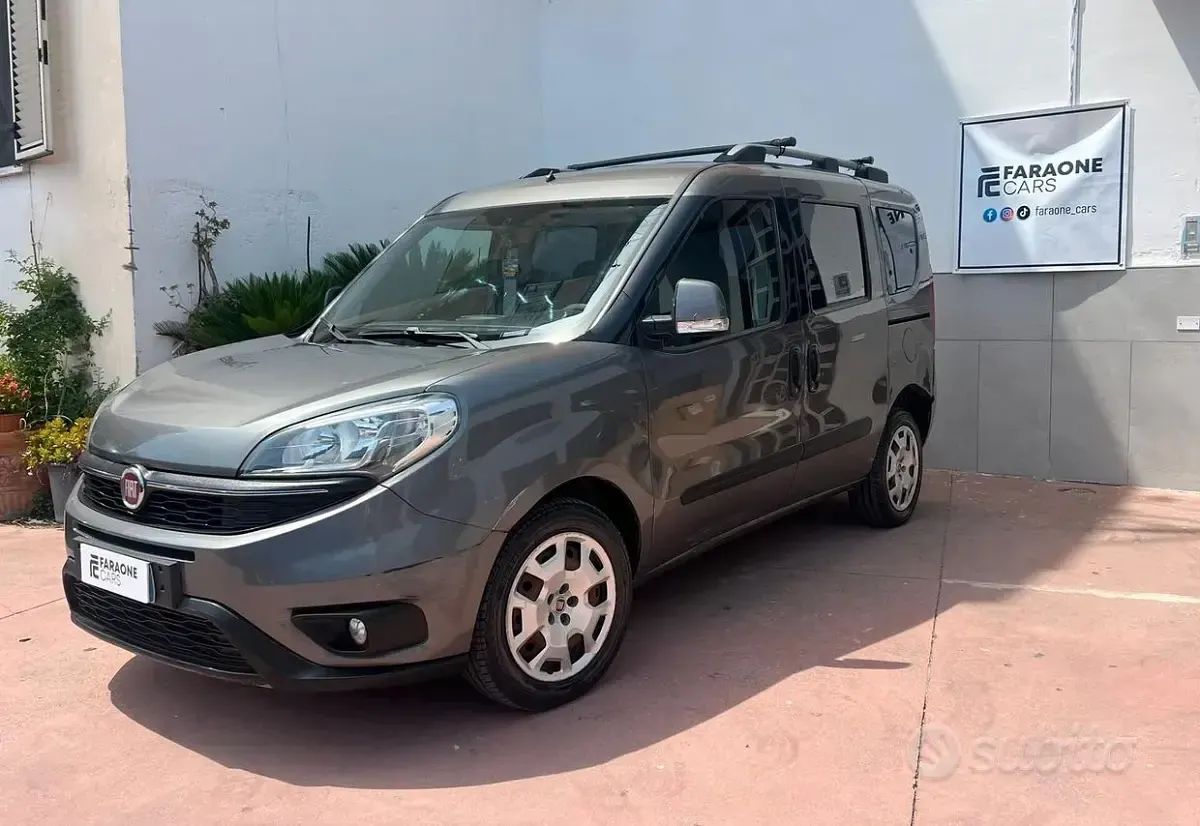 Usata Fiat Doblò Lounge 120 CV (88 kW) 2015 Grigio Monovolume