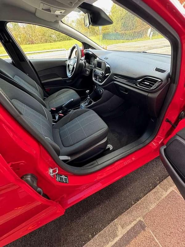Usata Ford Fiesta 86 CV (63 kW) 2018 Rosso Utilitaria