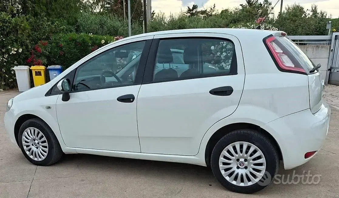 Usata Fiat Grande Punto S 69 CV (50 kW) 2012 Bianco Utilitaria