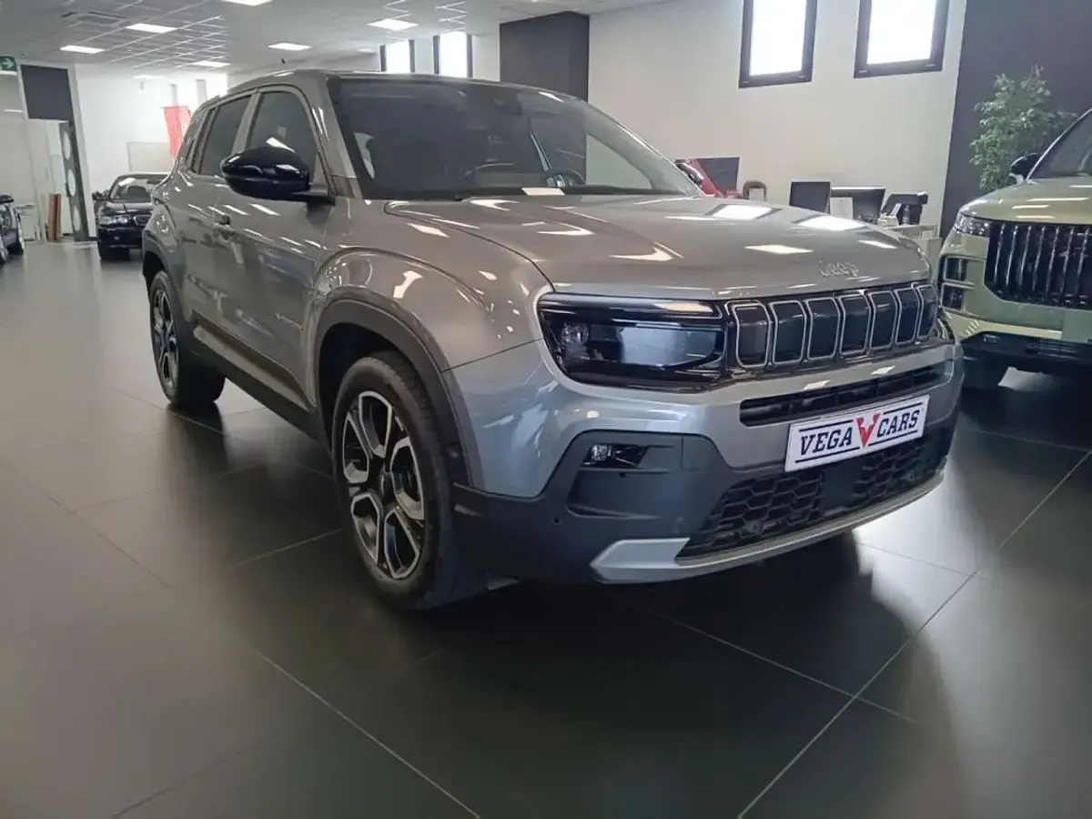 Usata Jeep Avenger Summit 101 CV (74 kW) 2025 Grigio scuro SUV