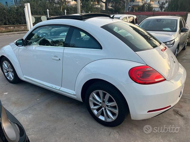 Usata VW Beetle Design 104 CV (76 kW) 2012 Bianco Utilitaria