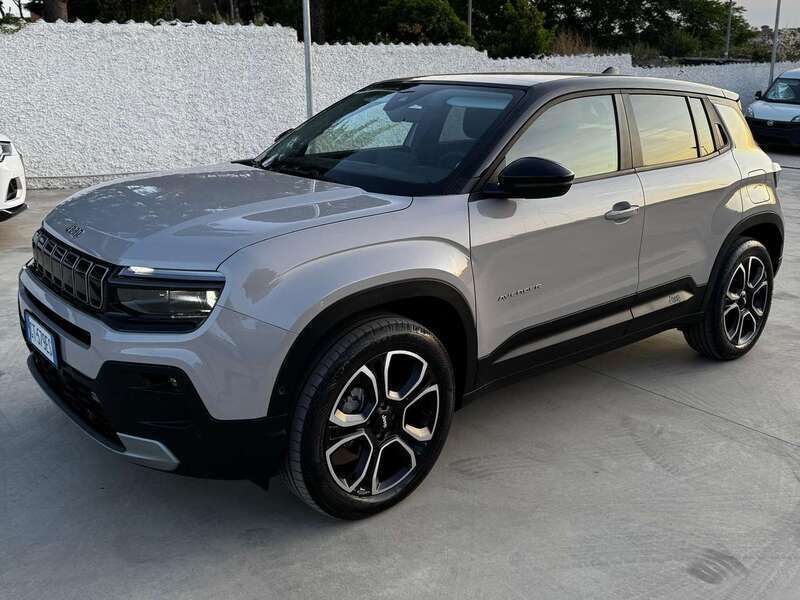 Nuova Jeep Avenger Longitude 101 CV (74 kW) 2025 Grigio SUV