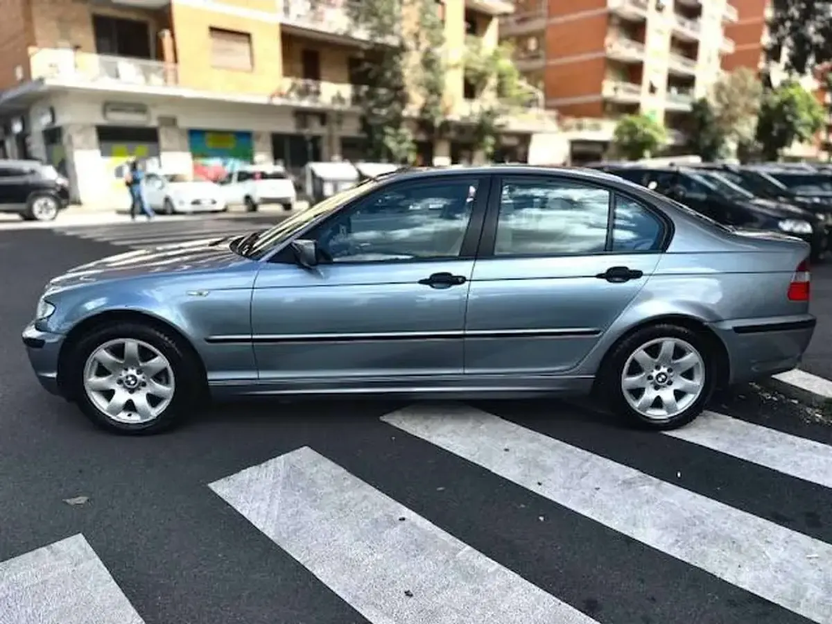 Usata BMW 318 143 CV (105 kW) 2004 Grigio Berlina
