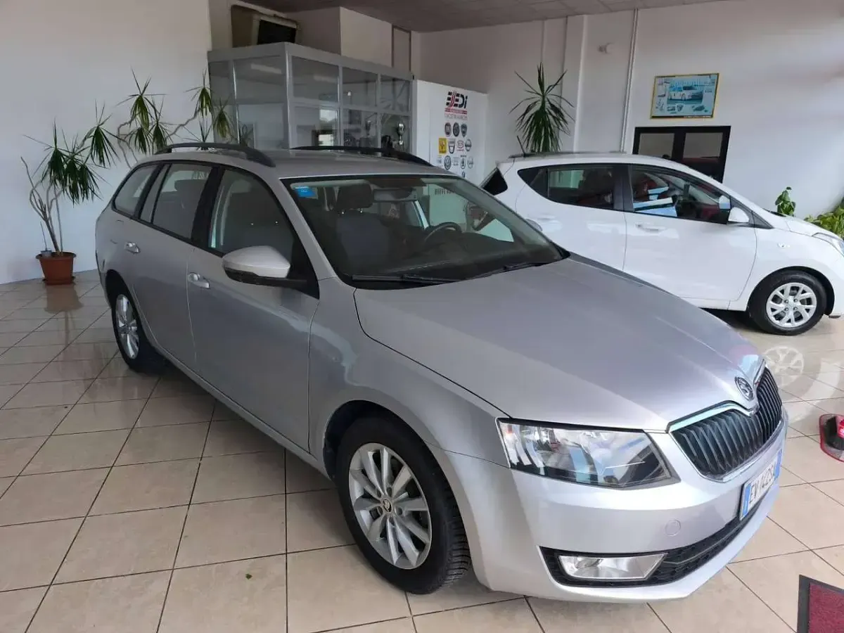 Usata Skoda Octavia Ambition 105 CV (77 kW) 2014 Argento Station wagon