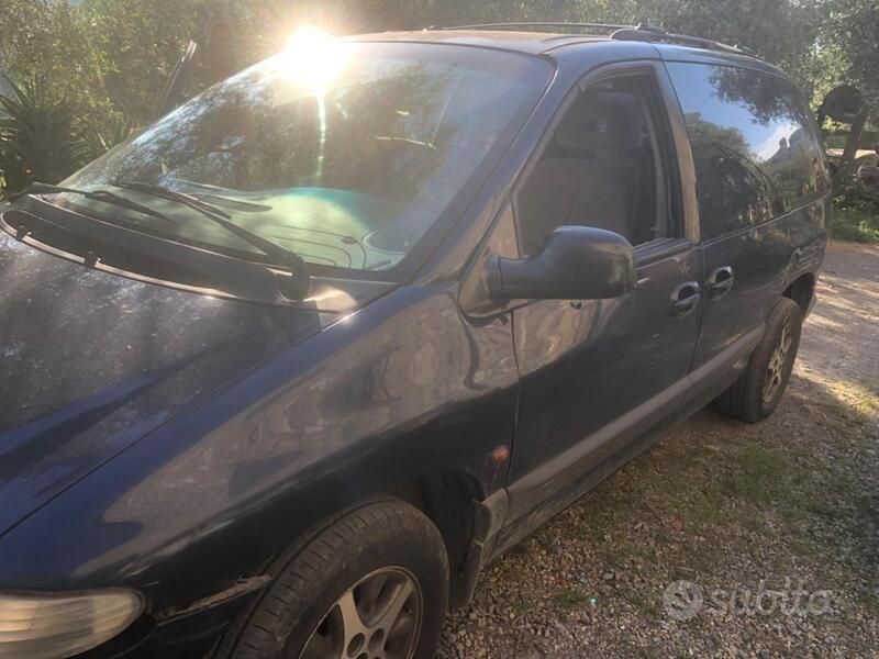 Usata Chrysler Grand Voyager 2000 Blu Monovolume