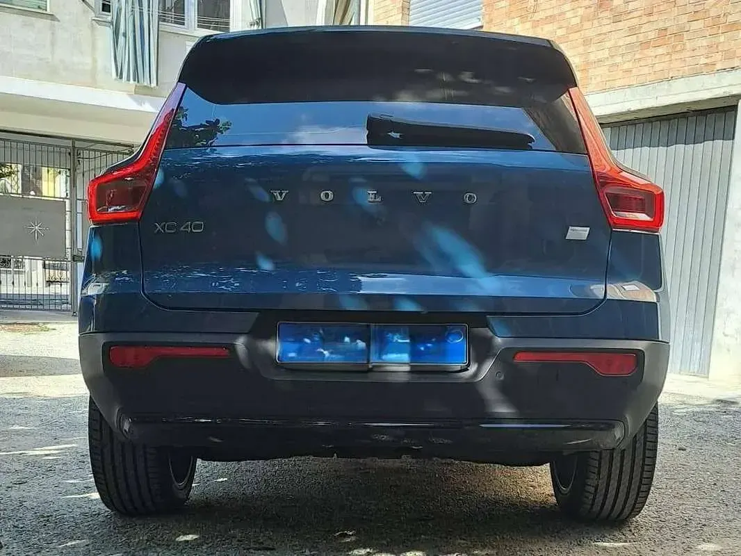 Usata Volvo XC40 Core 80 kW (109 CV) 2023 Blu/azzurro SUV