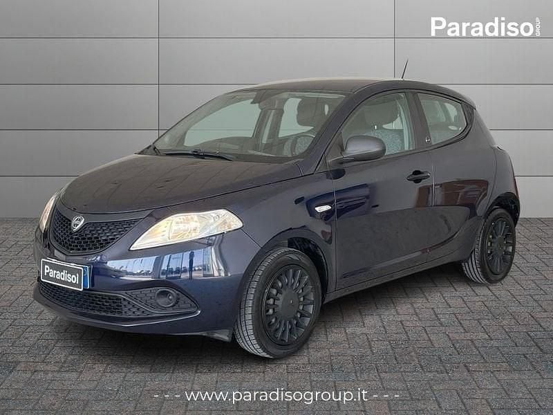 Usata Lancia Ypsilon 69 CV (50 kW) 2021 Blu Utilitaria
