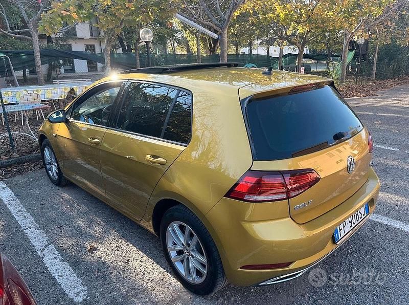 Usata VW Golf VII Trendline 110 CV (80 kW) 2018 Giallo Berlina