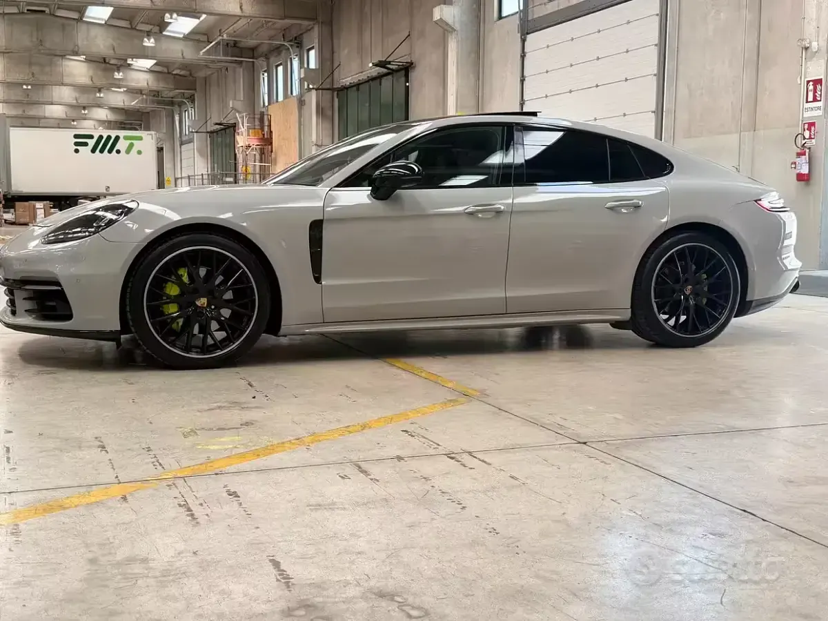 Usata Porsche Panamera 330 CV (242 kW) 2018 Bianco Utilitaria