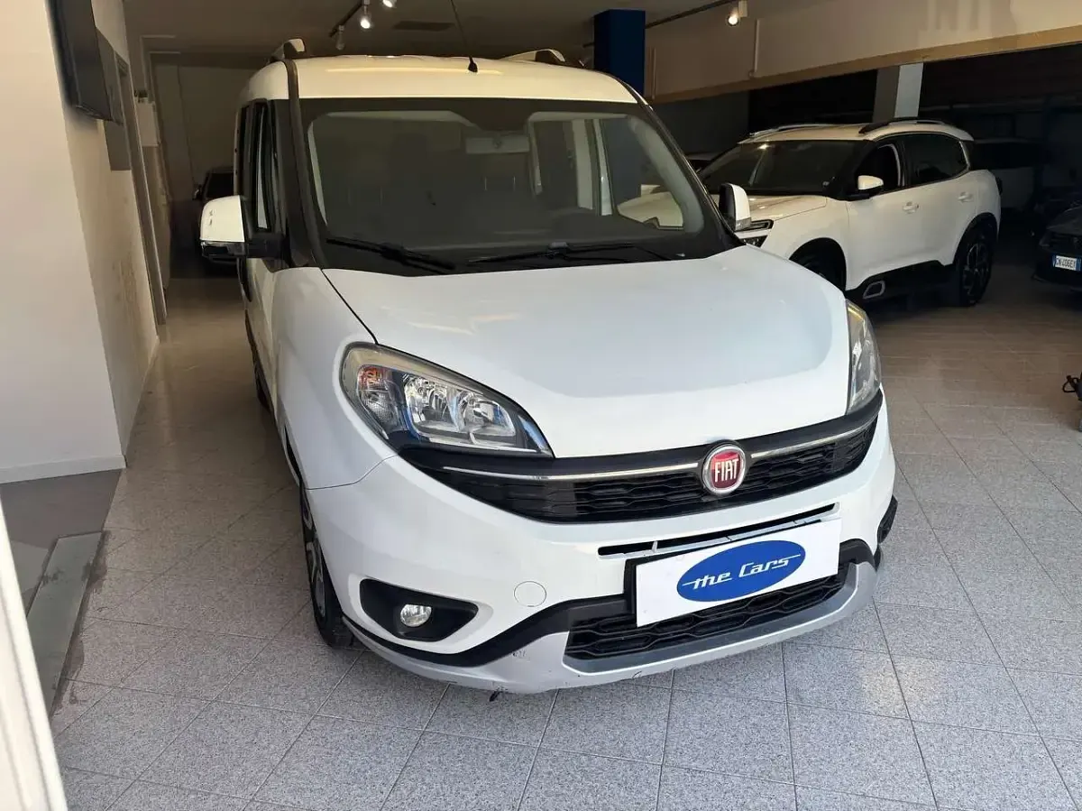 Usata Fiat Doblò Trekking 120 CV (88 kW) 2017 Bianco Monovolume