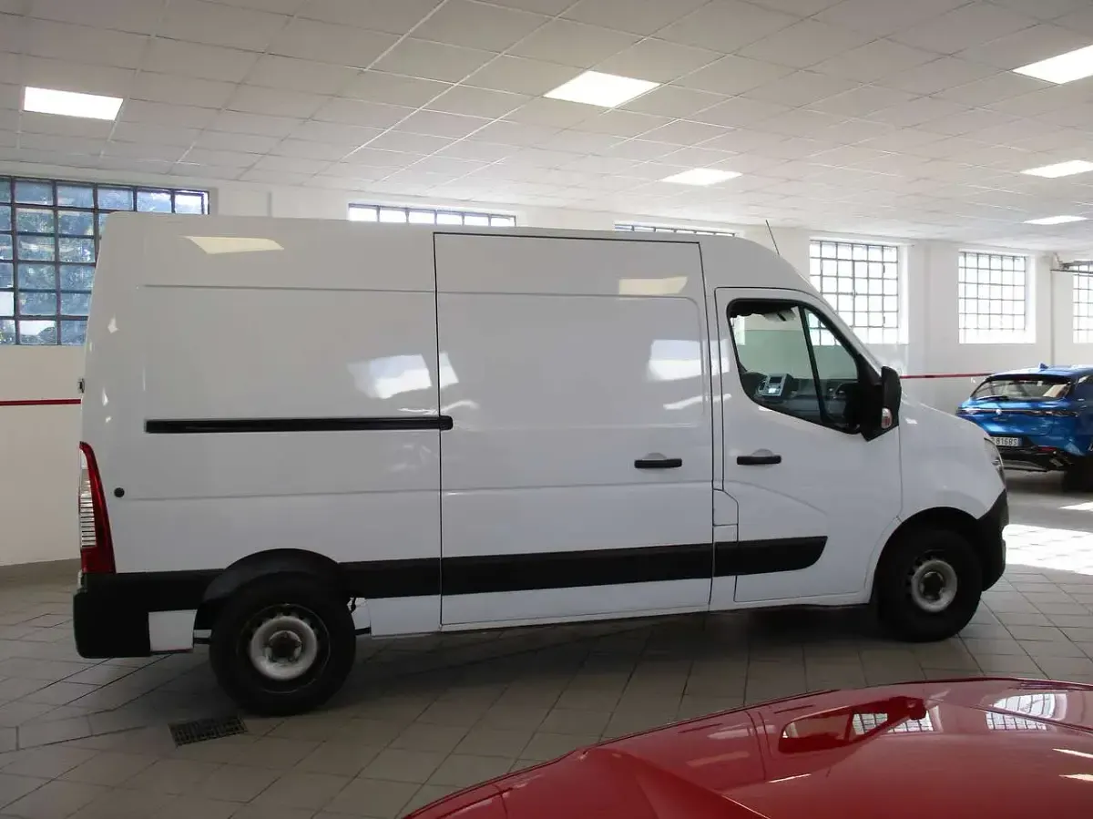 Usata Nissan Interstar 135 CV (99 kW) 2023 Bianco Furgone