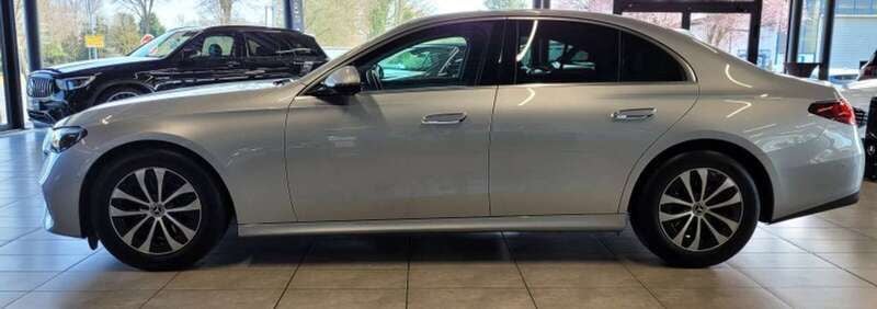 Usata Mercedes E220 Advanced Plus 197 CV (144 kW) 2023 Argento Berlina