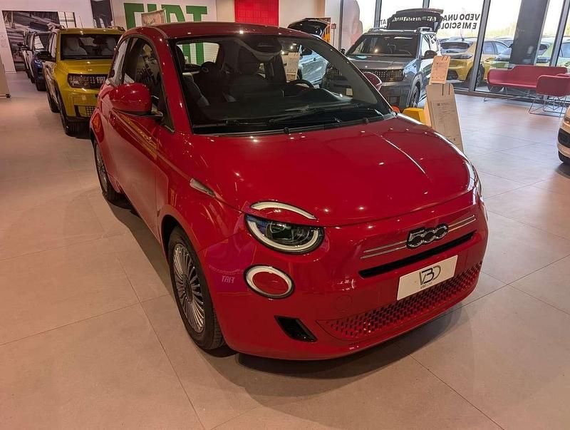 Nuova Fiat 500 65 CV (47 kW) 2026 Rosso Berlina