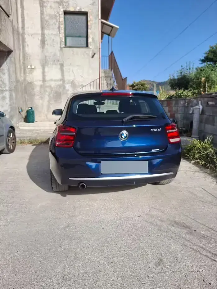 Usata BMW 118 143 CV (105 kW) 2012 Bluazzurro Utilitaria