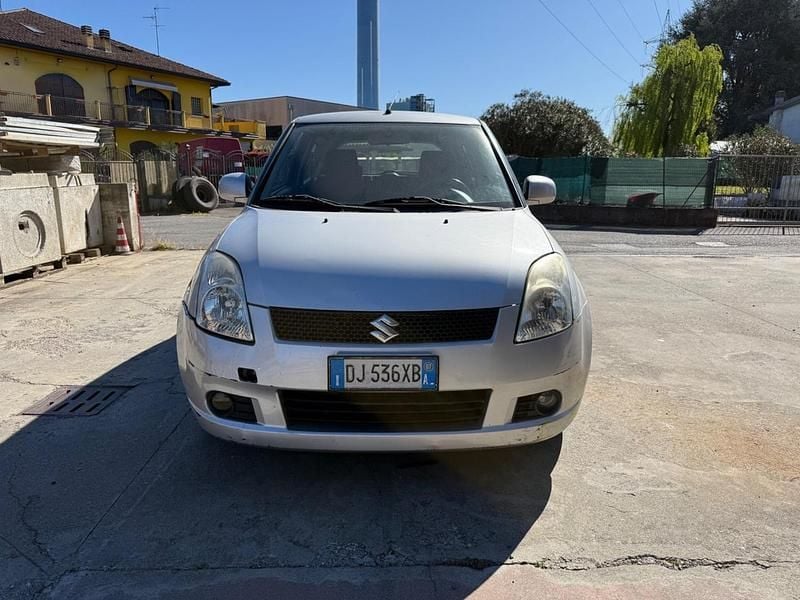 Usata Suzuki Swift GL 92 CV (67 kW) 2007 Argento Utilitaria