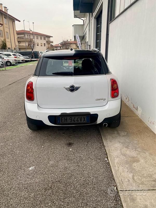 Usata Mini Cooper D 2011 Bianco Utilitaria