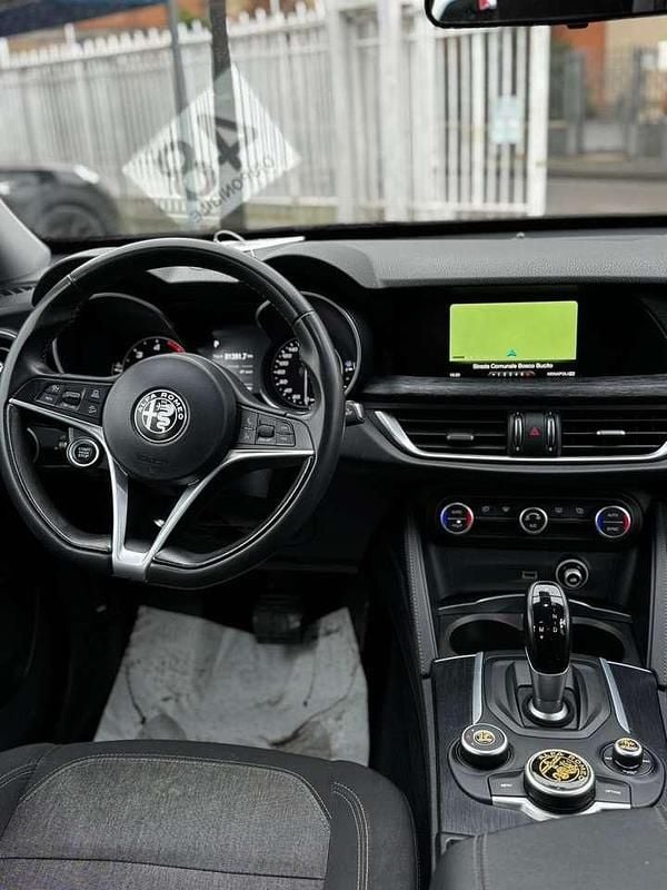 Usata Alfa Romeo Stelvio Executive 190 CV (139 kW) 2018 Nero SUV