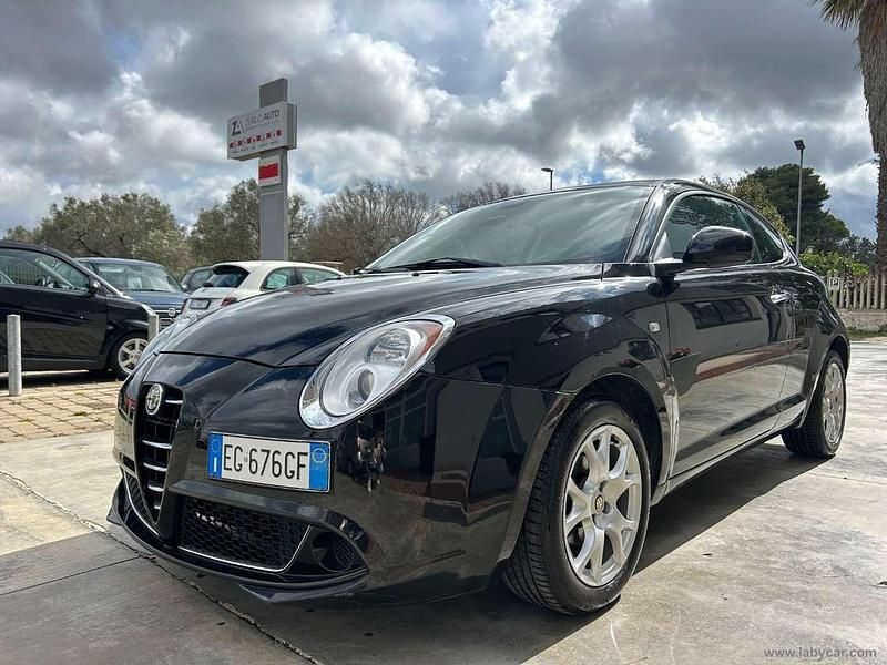 Nero Usata 2011 Alfa Romeo MiTo Due volumi | 5500 € (Buon prezzo) - Immagine 1/4
